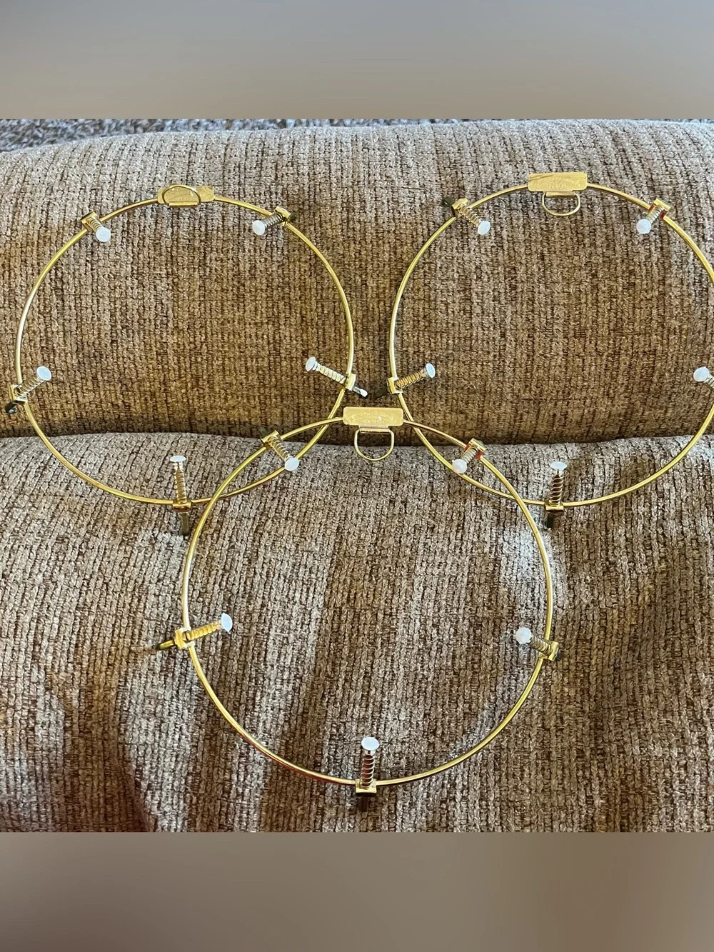 Set of 3 vintage Van Hygan & Smythe plate hangers 7 inches